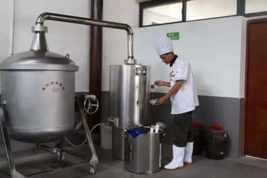 杭州食品生產(chǎn)加工小作坊舊貌換新顏 保健食品生產(chǎn)邁向規(guī)范化、透明化